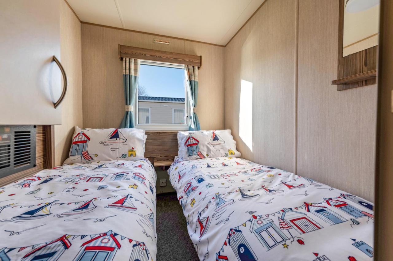 Lakeside, Thorpe Park Static Caravan